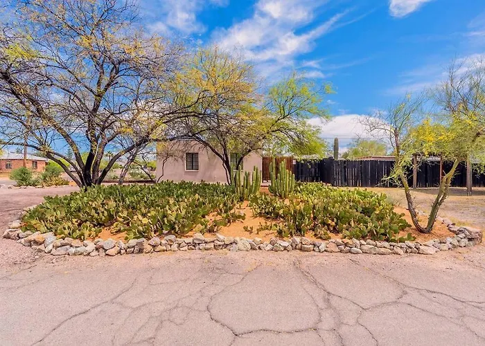 Casa Hermosa - Cute & Cozy 2br 1ba Adobe W Firepit Near Ua & Umc *